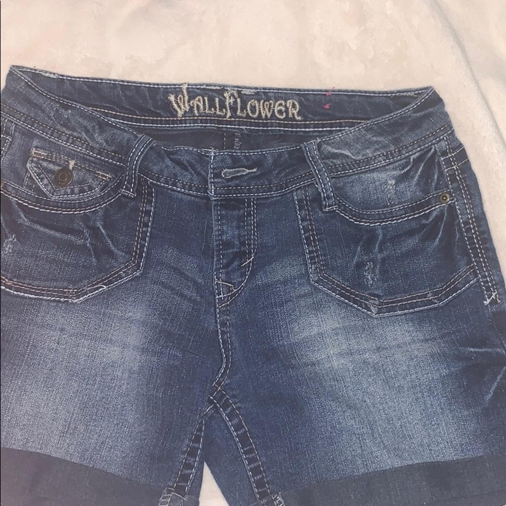 Wallflower shorts